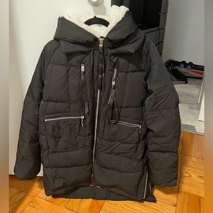 Amazon Orolay Women’s Thickened Down Jacket